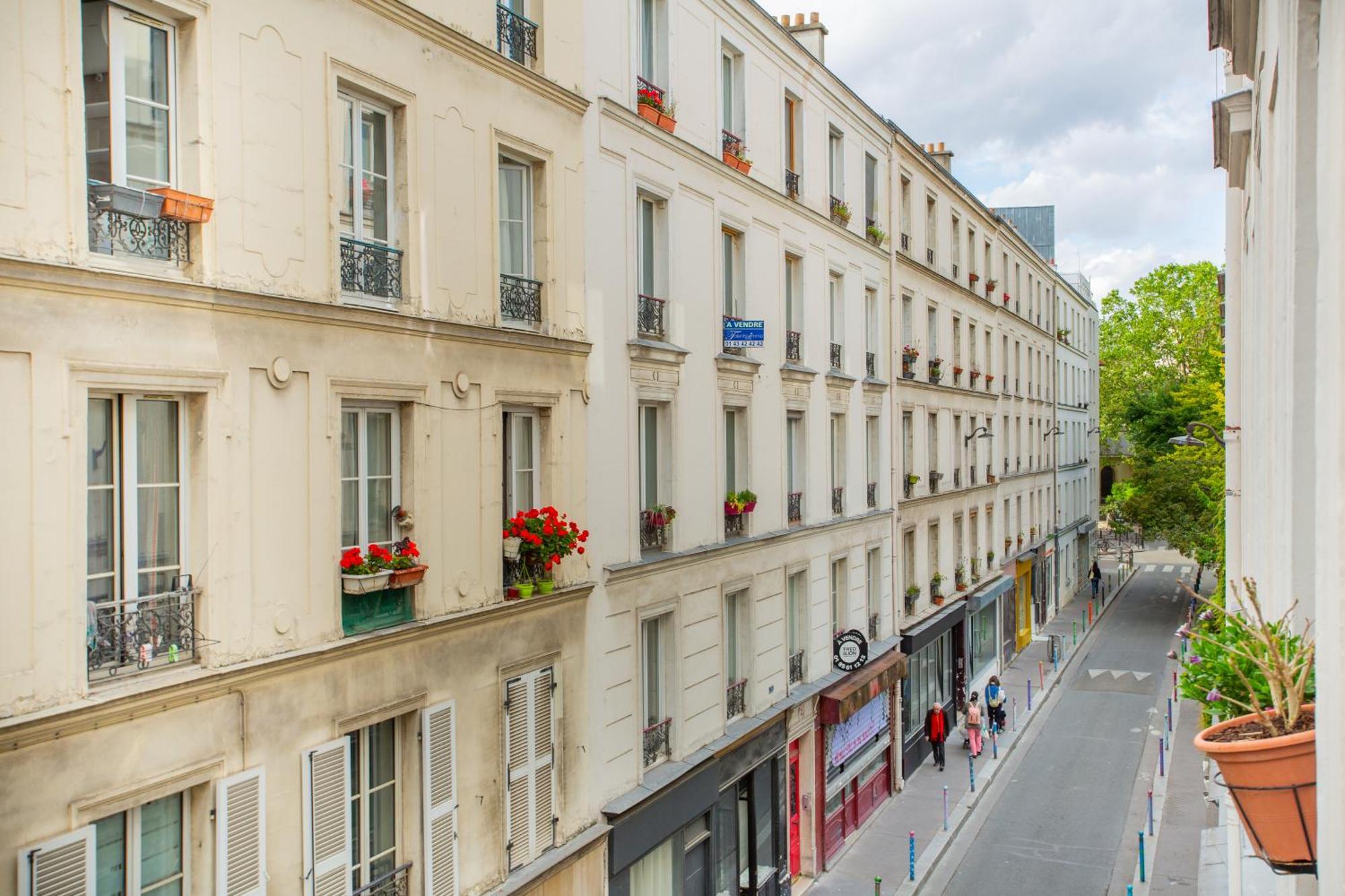 Charming Parisian Apartment With Views